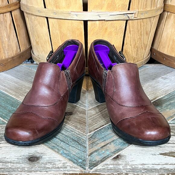 Clarks Bendables Brown Leather Buckle Strap Zip Pump Booties Womens Size 7 - Picture 7 of 12